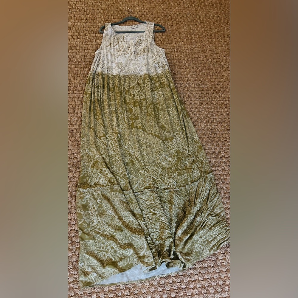 Sleeveless long dress